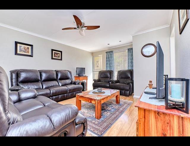 2 BEDROOM PROPERTY TO RENT IN CARENVALE